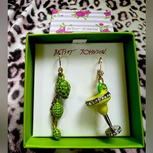 Betsey Johnson Margarita earrings NWT